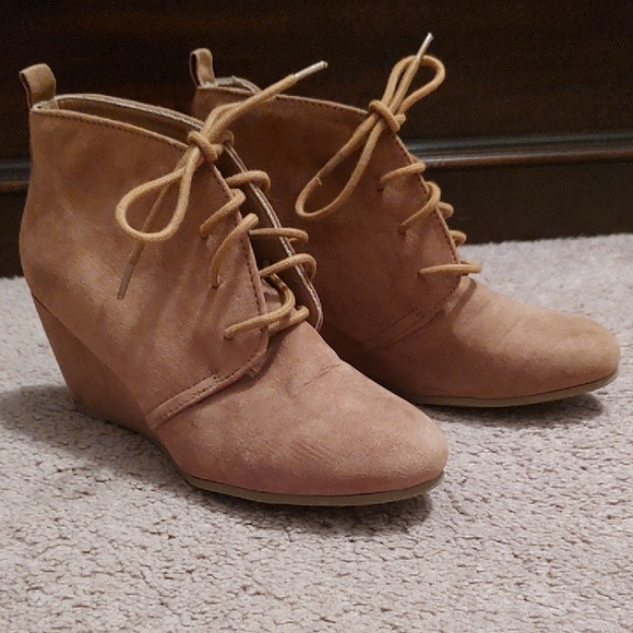 Women's Tan Lace-Up Wedge Booties - Picture 1 of 5